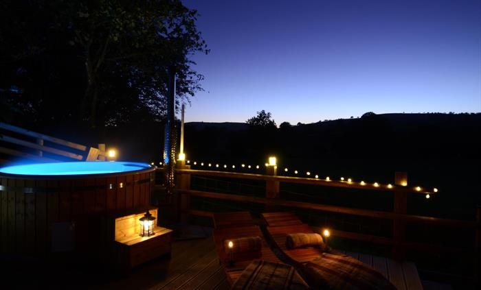 Enjoy evenings in the wood fired hot gazing at the stars